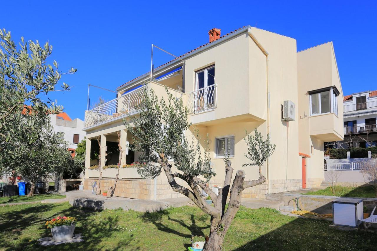 Apartments With A Parking Space Kastel Gomilica, Kastela - 19248 Bagian luar foto